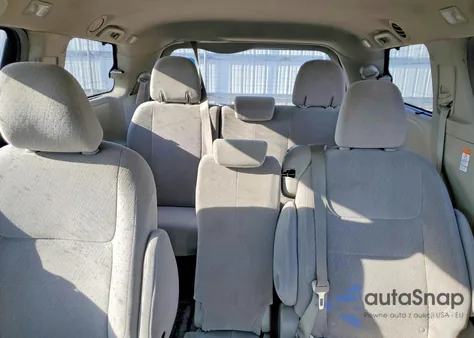 2016 Toyota Sienna Le z USA, uszkodzony, nr VIN 5TDKK3DC3GS722921